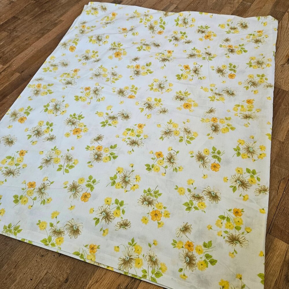 Vintage 60s 70s Pequot Double Full Flat Bed Sheet Easy Care Floral Yellow Fabric